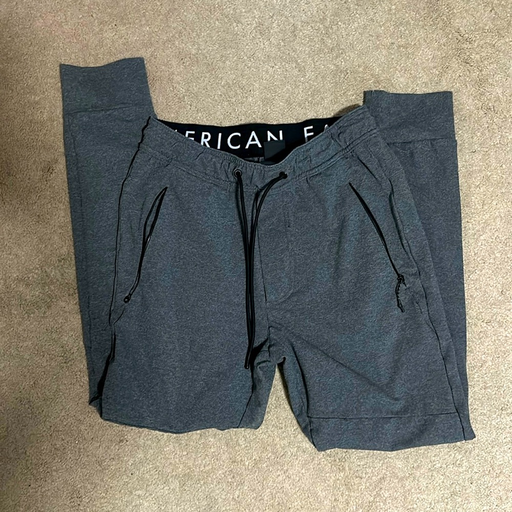 AE joggers - small